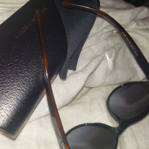BURBERRY Sunglasses Tortoise Shell - Picture 9 of 11